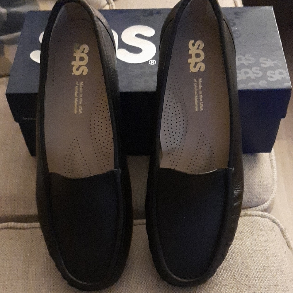 SAS Women's Classic Black Loafers Size 10ww